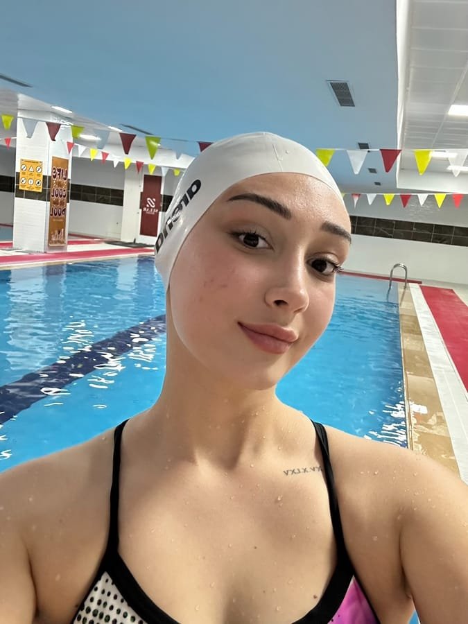 Merve Bora — Adana Yüzme Antrenörü