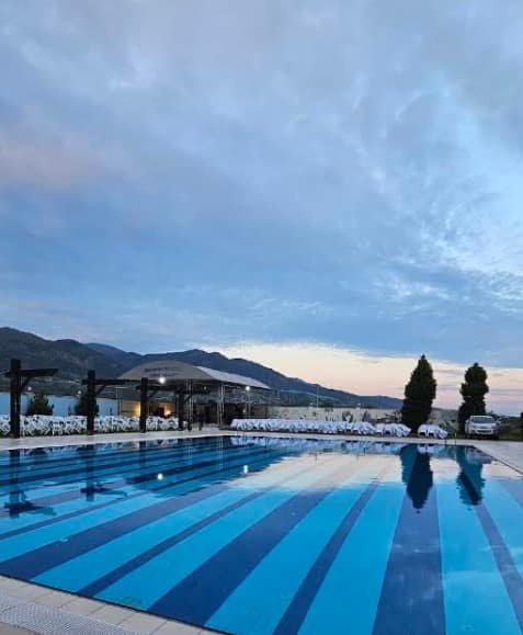 Buharkent Belediyesi Yarı Olimpik Yüzme Havuzu (Buharkent) — Aydın yarı olimpik (25 m)