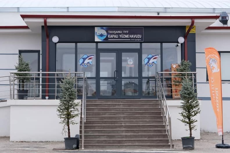 Tavşanlı Kapalı Yüzme Havuzu (Tavşanlı) — Kütahya kapalı havuz