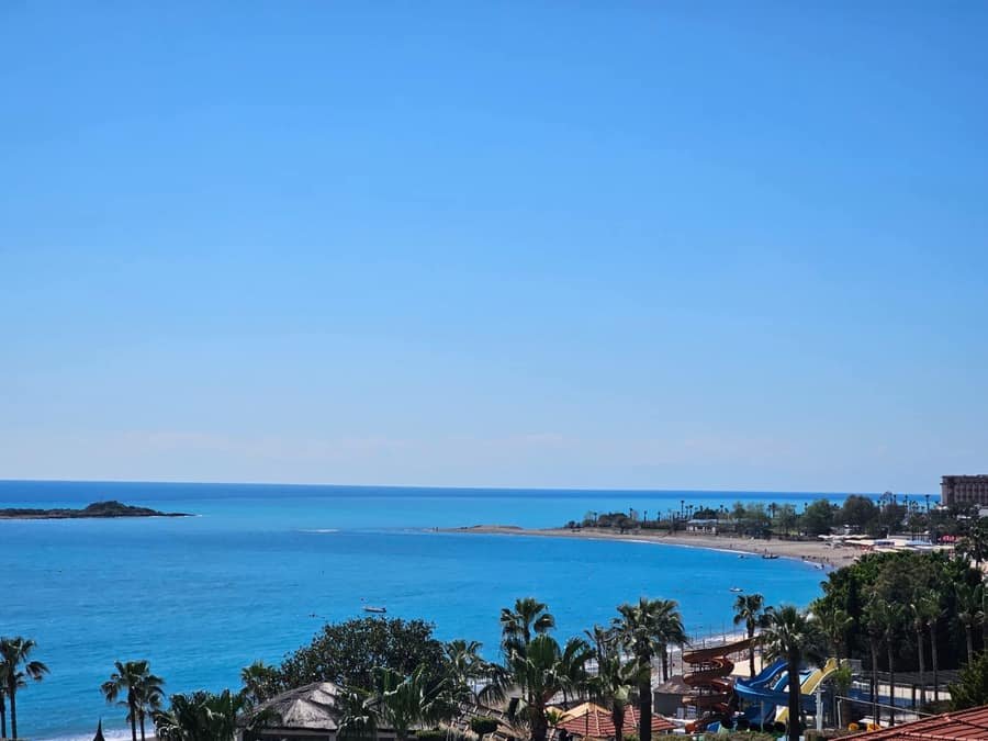 Justiniano Park Conti Plajı — Antalya, Alanya