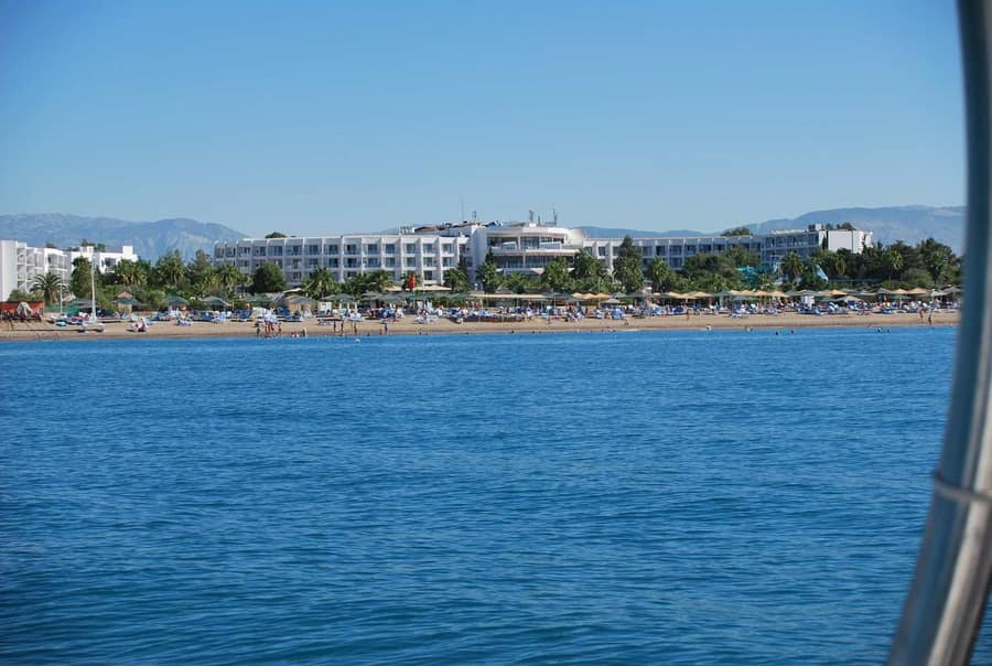 Kaya Otel Plajı — Antalya, Manavgat