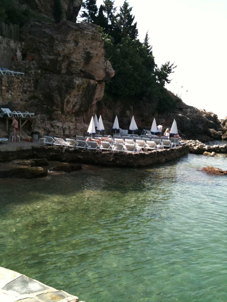 Mermerlı Rest. Plajı — Antalya, Muratpaşa