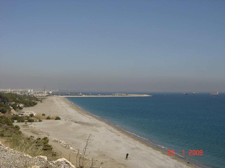 Sarısu Orman Kampı Doğu Plajı — Antalya, Konyaaltı