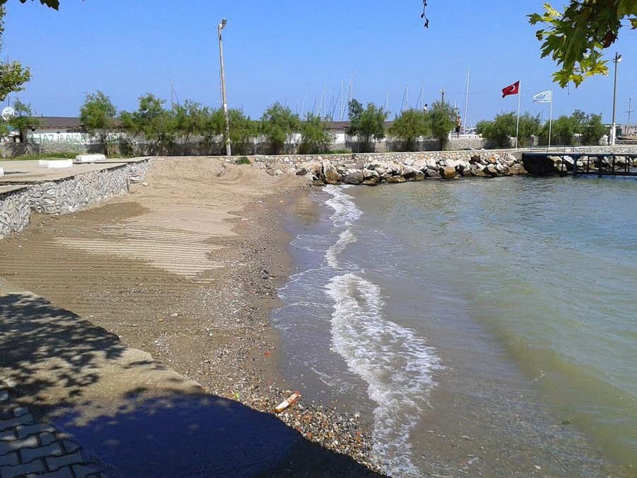 Zeytinbagi Halk Plajı — Bursa, Mudanya