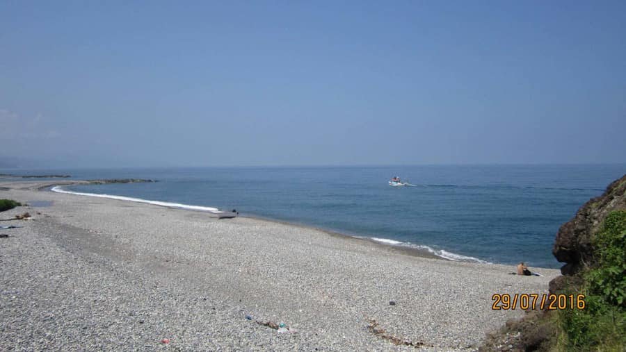 Boztepealtı Plajı — Giresun, Eynesil