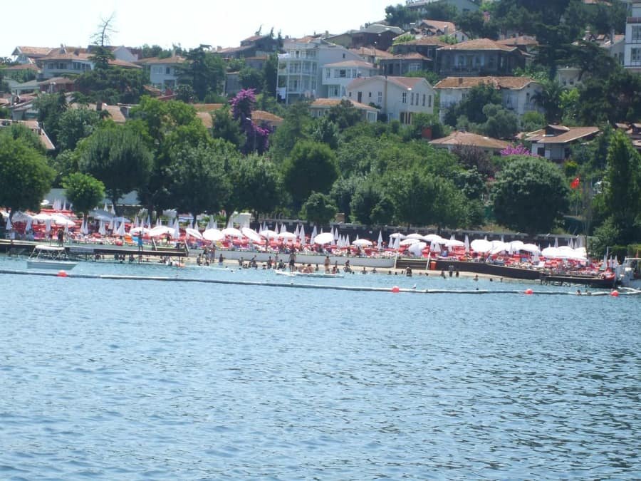 Heybelıada Sadıkbey Plajı Önü — İstanbul, Adalar