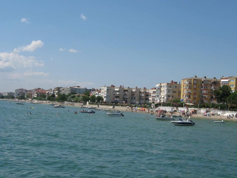 Kamiloba Halk Plajı Ağar Kamping Önü — İstanbul, Büyükçekmece