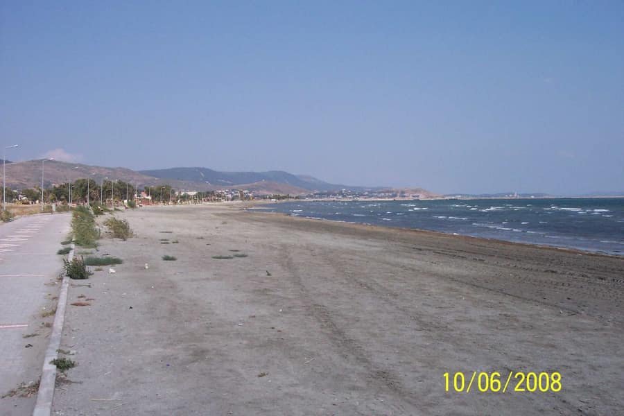 Atatürk Mahallesi Yüce Sahil Plajı — İzmir, Urla