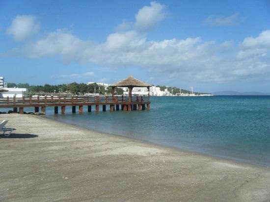 Çeşme Radisson Blu Otel Plajı — İzmir, Çeşme